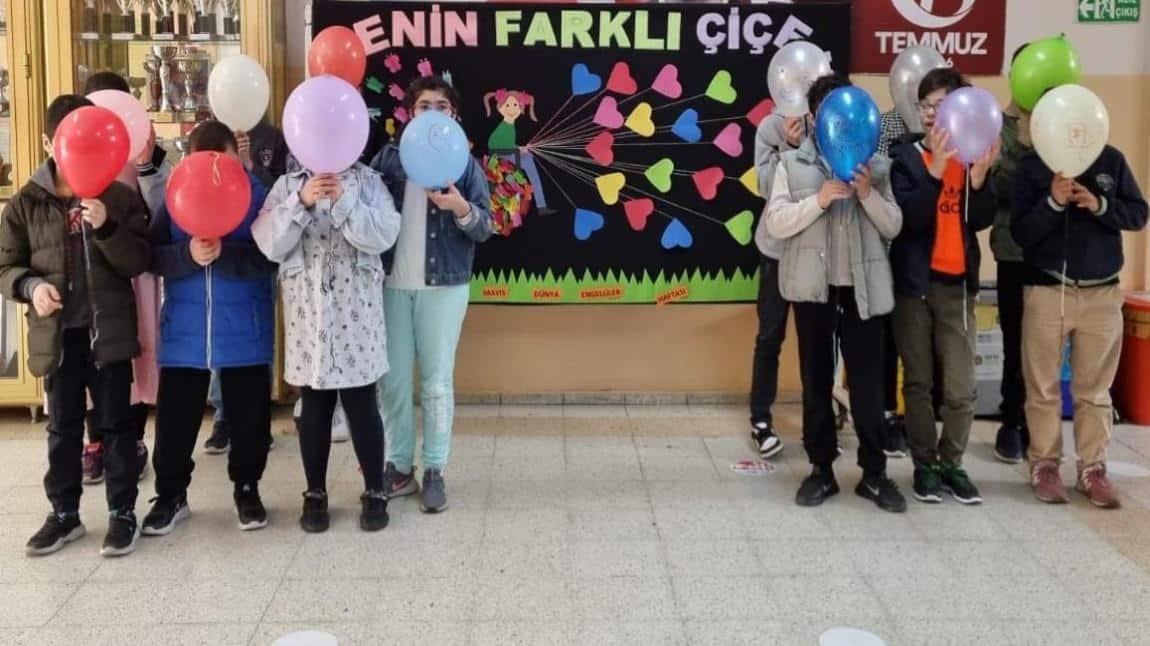 Mustafa Kemal Ortaokulu'nda 10-16 Mayıs Engelliler Farkındalık Haftası kapsamında etkinliklikler düzenledi.