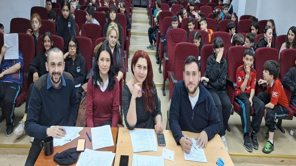 Münazara: Güngören Mustafa Kemal Ortaokulu Öğrencileri Fikir Zenginliğini Gözler Önüne Serdi